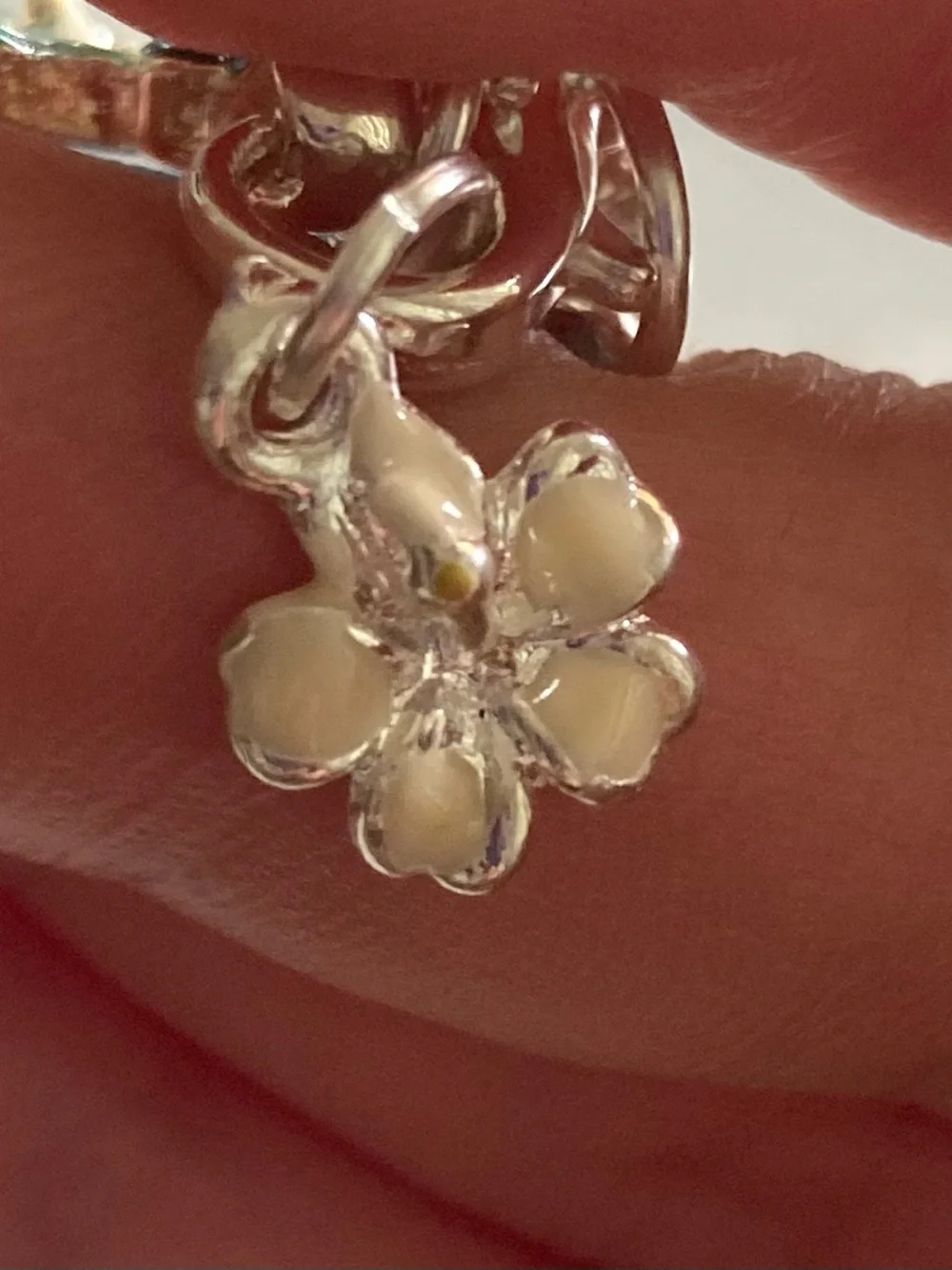 Laule'a Hawaii NWOT Floral letter T phone Charm green & Silver tone